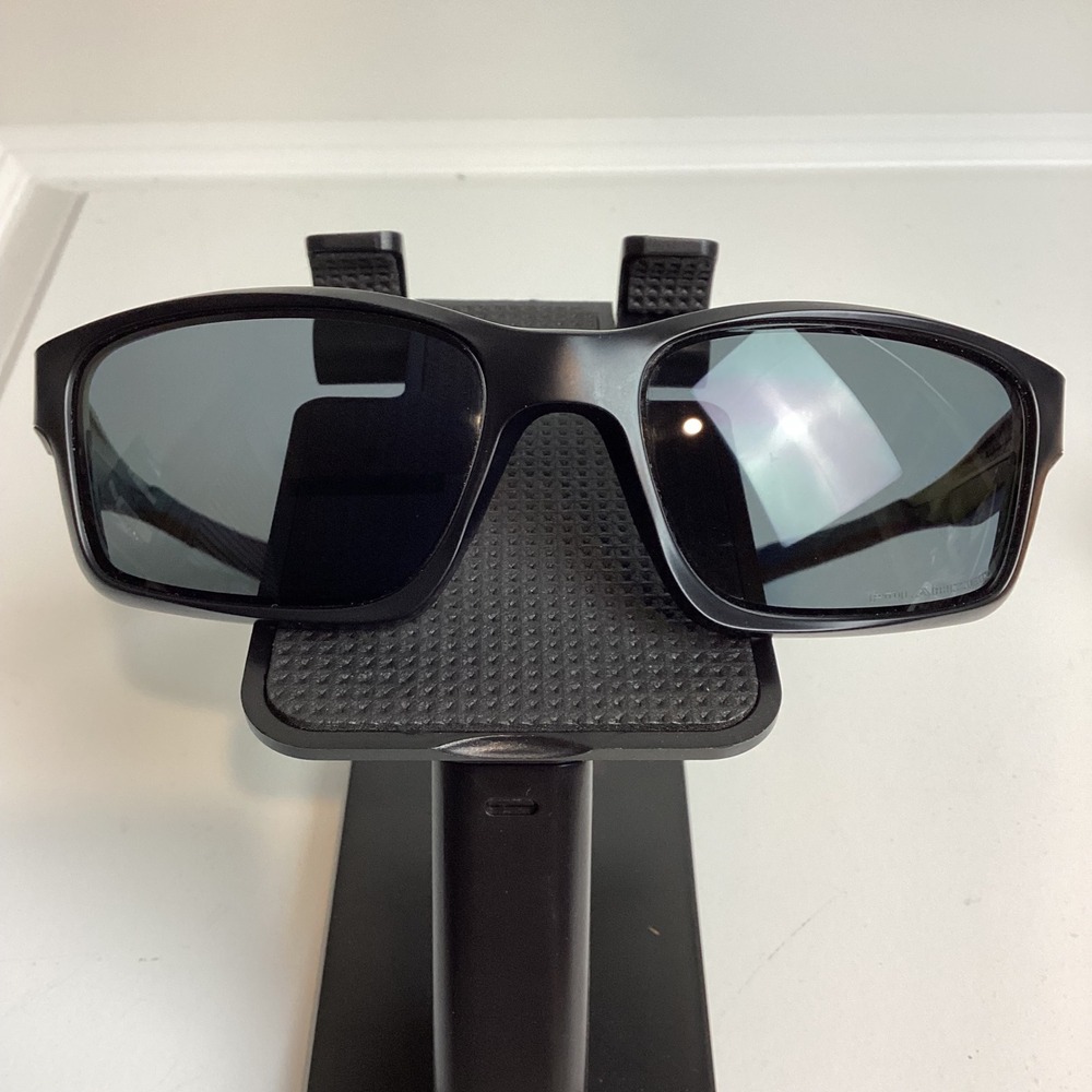Oakley Chainlink Sunglasses Matte Black Grey Polarized OO9247-15 57mm